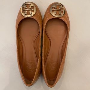 Barely worn Tory burch quilted ballet flats